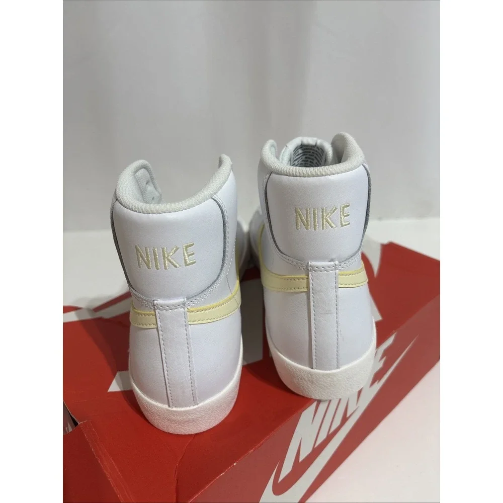 Nike product pair